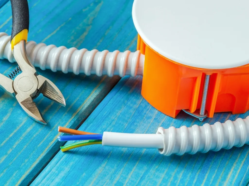 Canalización y normalización eléctrica
