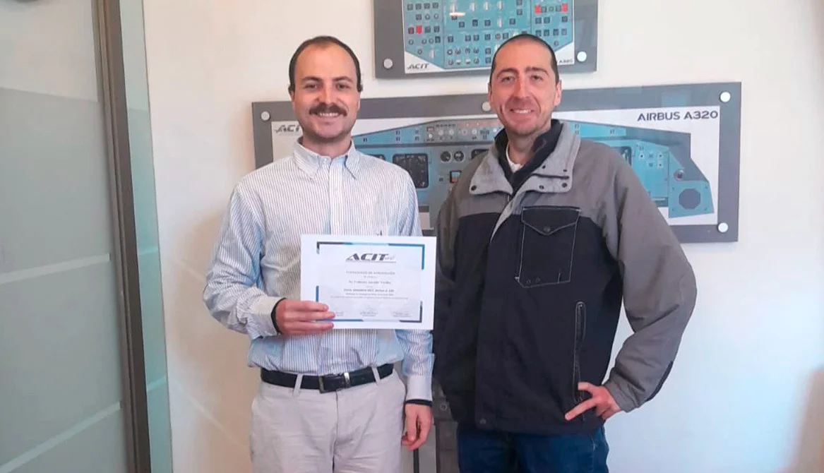 Alumno finaliza curso MCC junio 2025