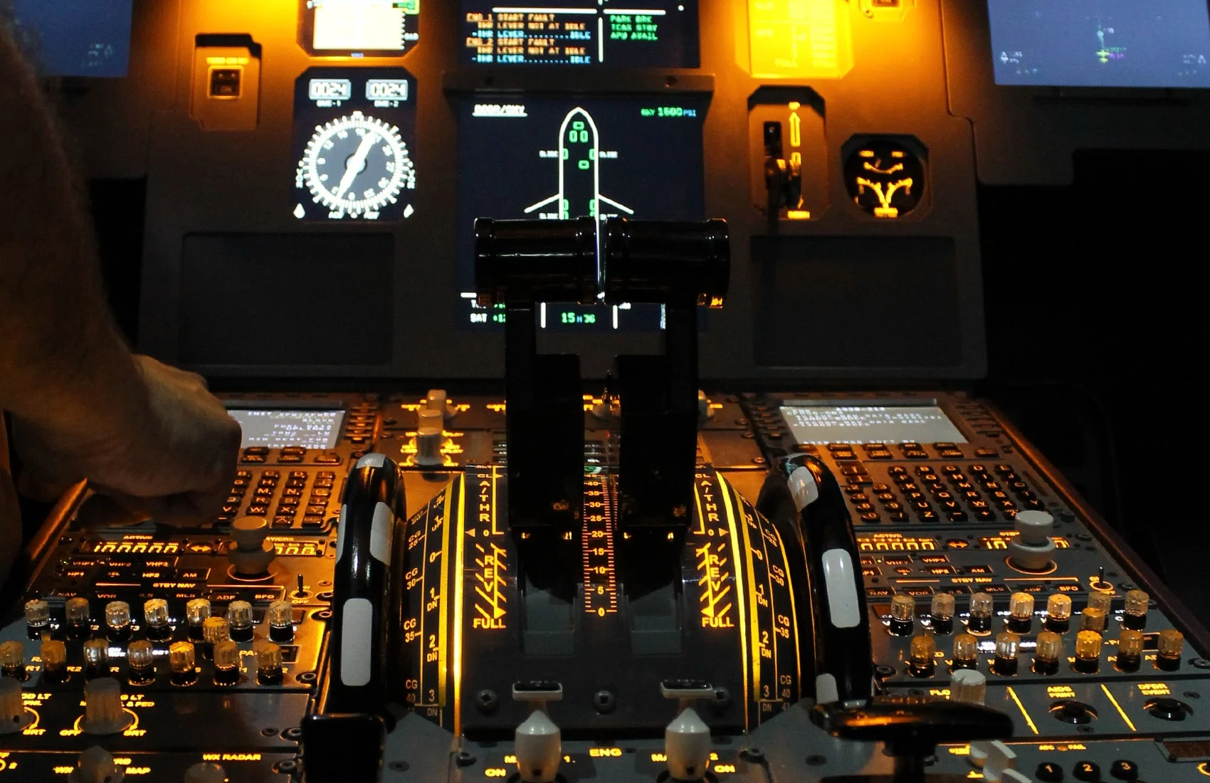 Cabina del simulador A320 durante el programa MPL de ACIT