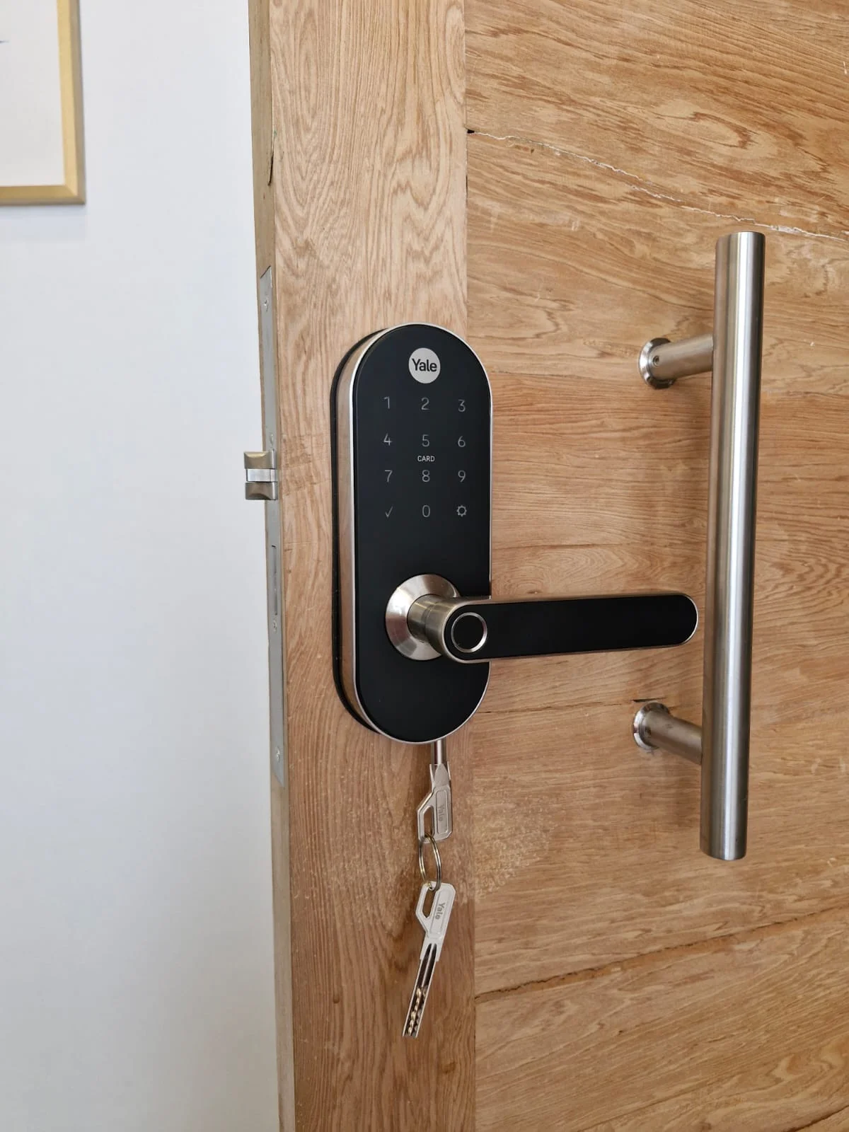 Instalación de cerradura de alta seguridad